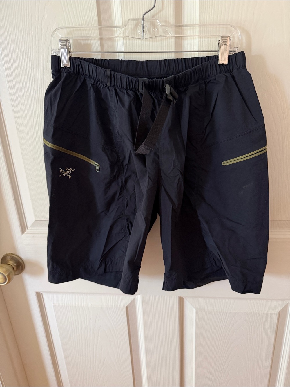 Arc'teryx Men's Black Athletic Shorts Sz L.  Box52